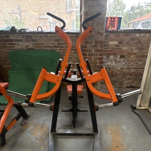 Plate loaded lat pulldown - plate-loaded,